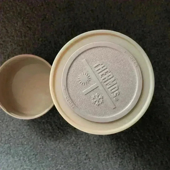 Vintage 1971 thermos - Picture 4 of 6